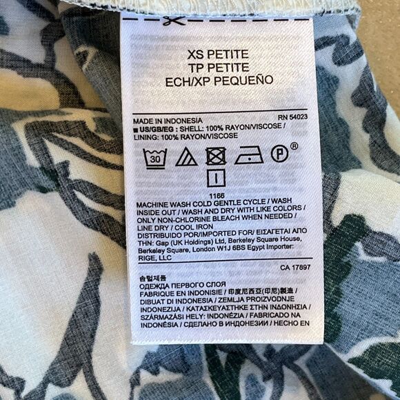 Banana Republic Factory Blue Floral Silky Tank Cami XSP V-Neck Summer - Picture 5 of 6